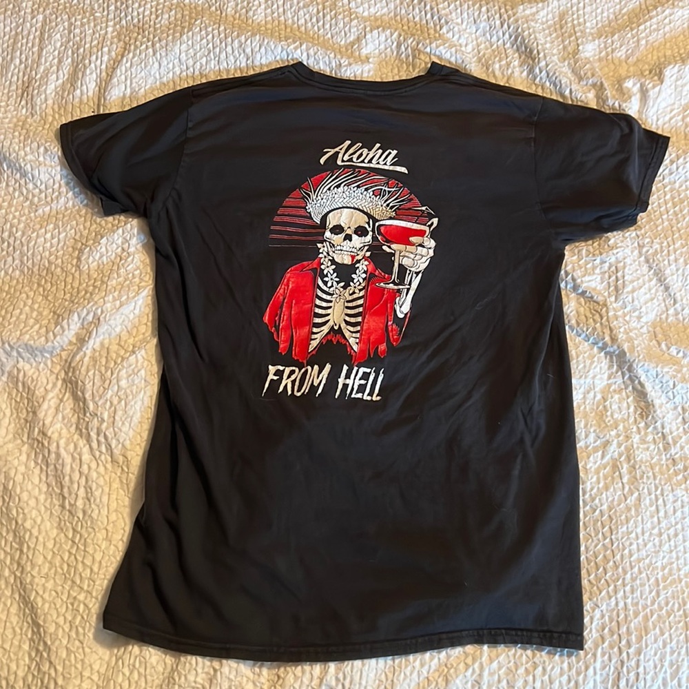 Black tshirt